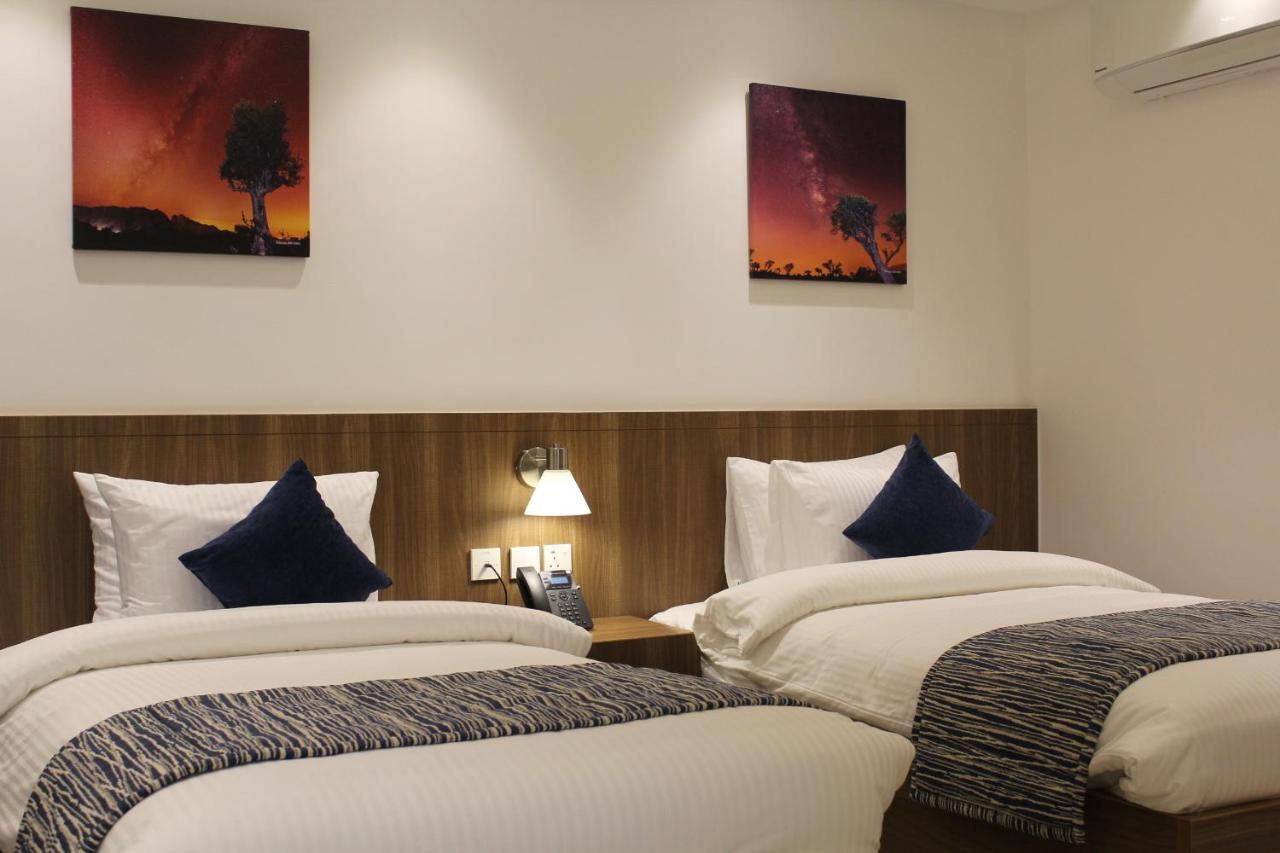 Duqm Express Hotel Esterno foto
